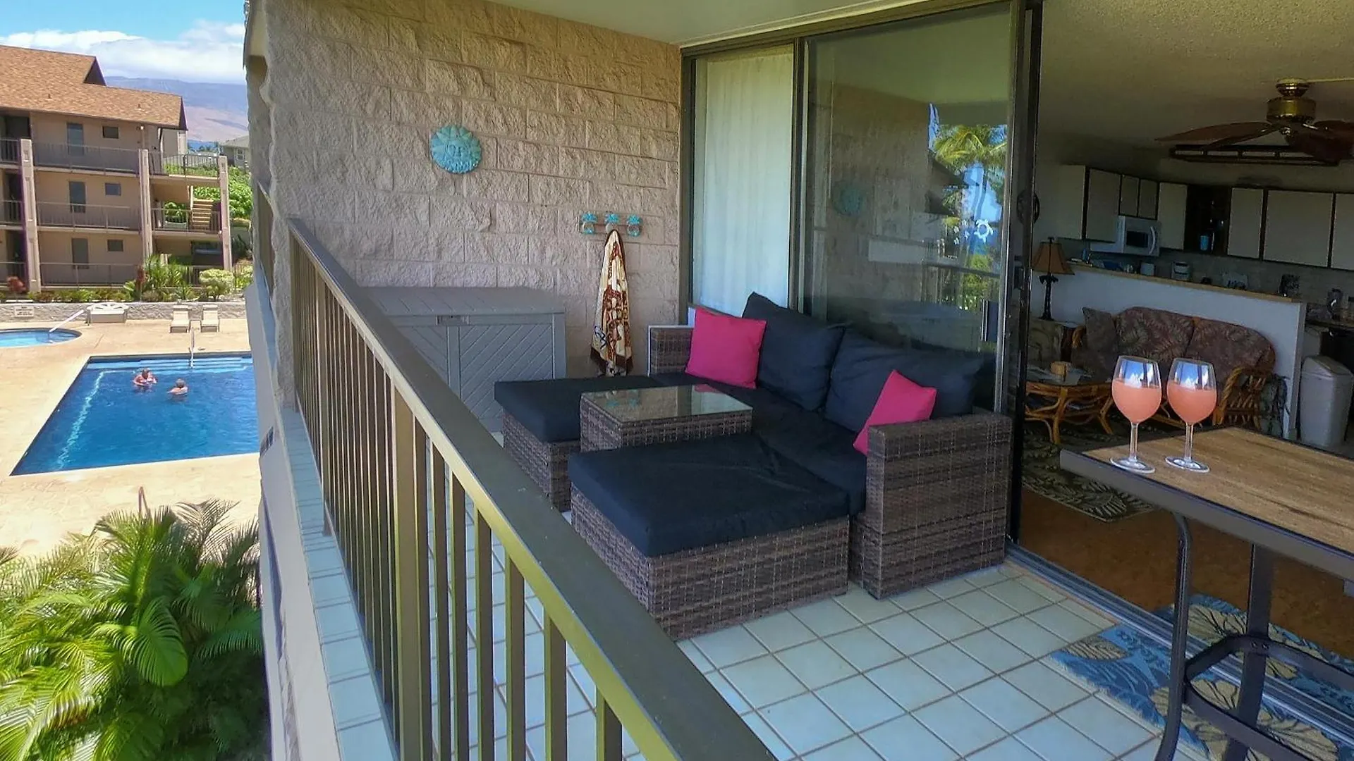 アパート Spacious Ocean View Condo In キヘイ 米国